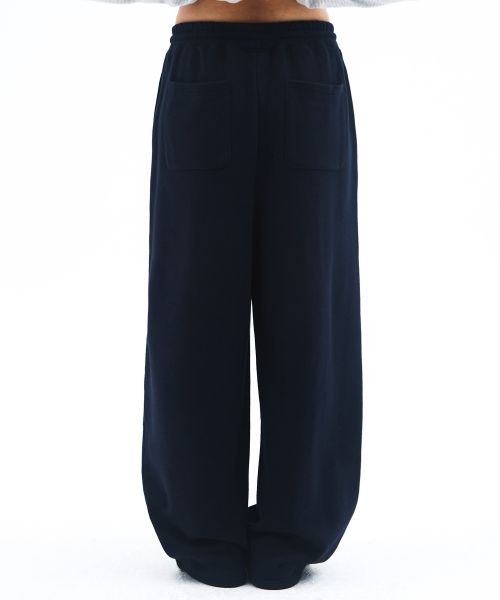 Lookbook Ames Worldwide Basic Small Logo Sweatpants Navy AM2FFUPA10ANV