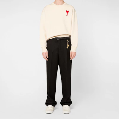 AMI PARIS Sweatshirt Crewneck Logo Hati Putih Gading. H20HJ034747-150 Lookbook AMI PARIS Sweatshirt Crewneck Logo Hati Putih Gading. H20HJ034747-150