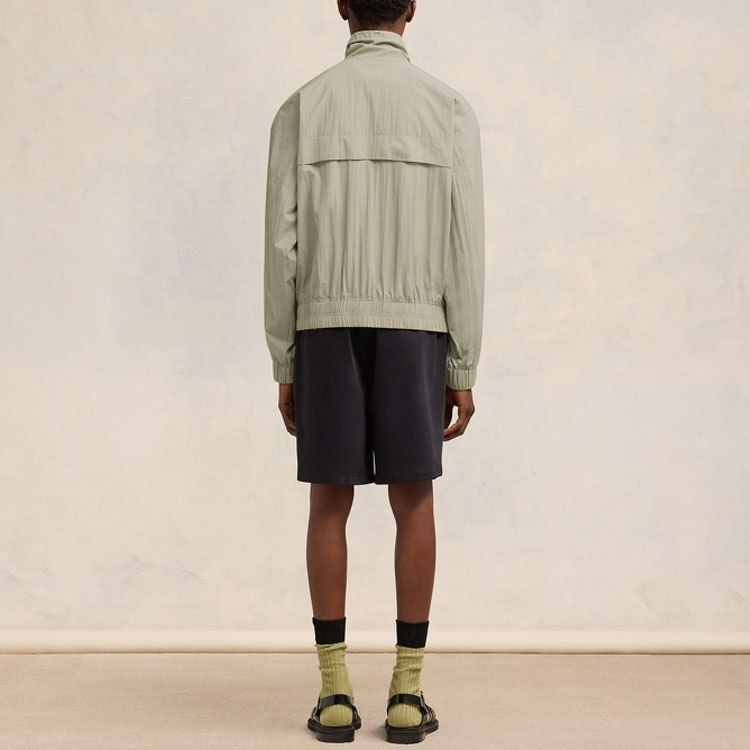 AMI PARIS  Short Outdoor Jacket with Stand Collar and Pocket Design in Olive. HJK051PA0009 圖 4