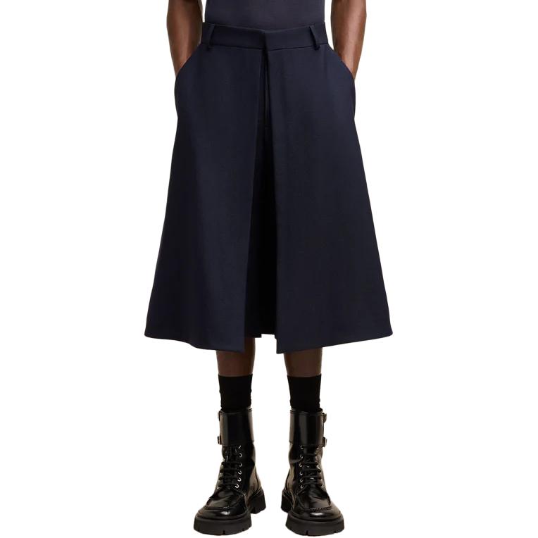 Lookbook Ami Paris Seluar Pendek Biru Solid Santai Potongan Longgar. HSO508-WV0026-4011