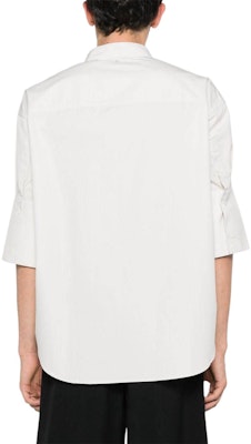 아미 파리 커브드 헴 싱글 브레스티드 3/4 슬리브 셔츠 라이트 그레이 USH218CO0063-193 Shop 아미 파리 커브드 헴 싱글 브레스티드 3/4 슬리브 셔츠 라이트 그레이 USH218CO0063-193