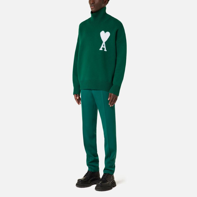 Lookbook Ami Paris Logo Knit Turtleneck Sweater Hijau Gelap Wool FW21. H21K213-018300