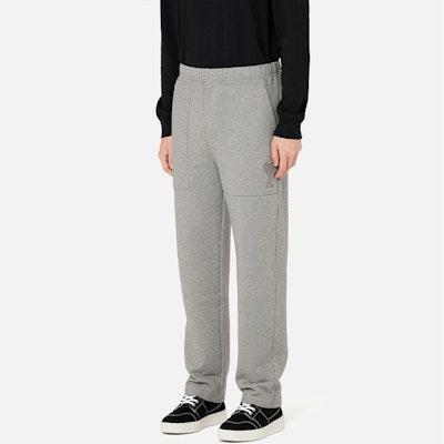 Ami Paris AMIPARIS FW21 心形Logo刺繡休閒褲 男款 淺灰 A21HJ308747-055 Purchase Ami Paris AMIPARIS FW21 心形Logo刺繡休閒褲 男款 淺灰 A21HJ308747-055