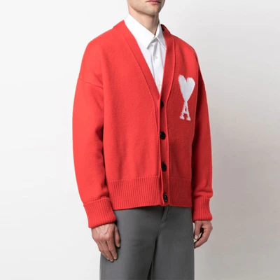 Ami Paris AMIPARIS FW21 Red Heart V-Neck Wool Cardigan Unisex Sweater. H21K313-018600 Purchase Ami Paris AMIPARIS FW21 Red Heart V-Neck Wool Cardigan Unisex Sweater. H21K313-018600