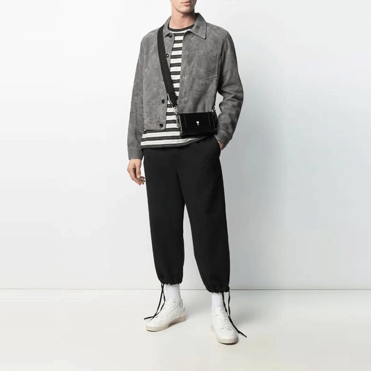 Lookbook 아미파리 FW21 솔리드 조거 드로스트링 팬츠 남성 블랙. A21HT210-203001