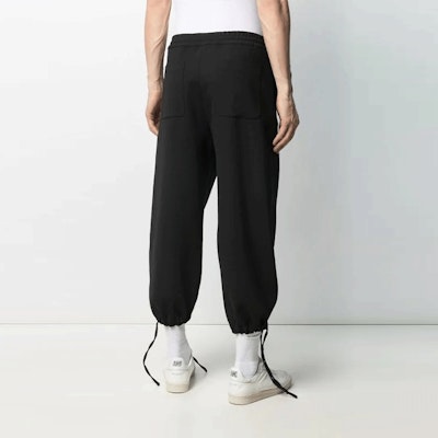 아미파리 FW21 솔리드 조거 드로스트링 팬츠 남성 블랙. A21HT210-203001 Purchase 아미파리 FW21 솔리드 조거 드로스트링 팬츠 남성 블랙. A21HT210-203001