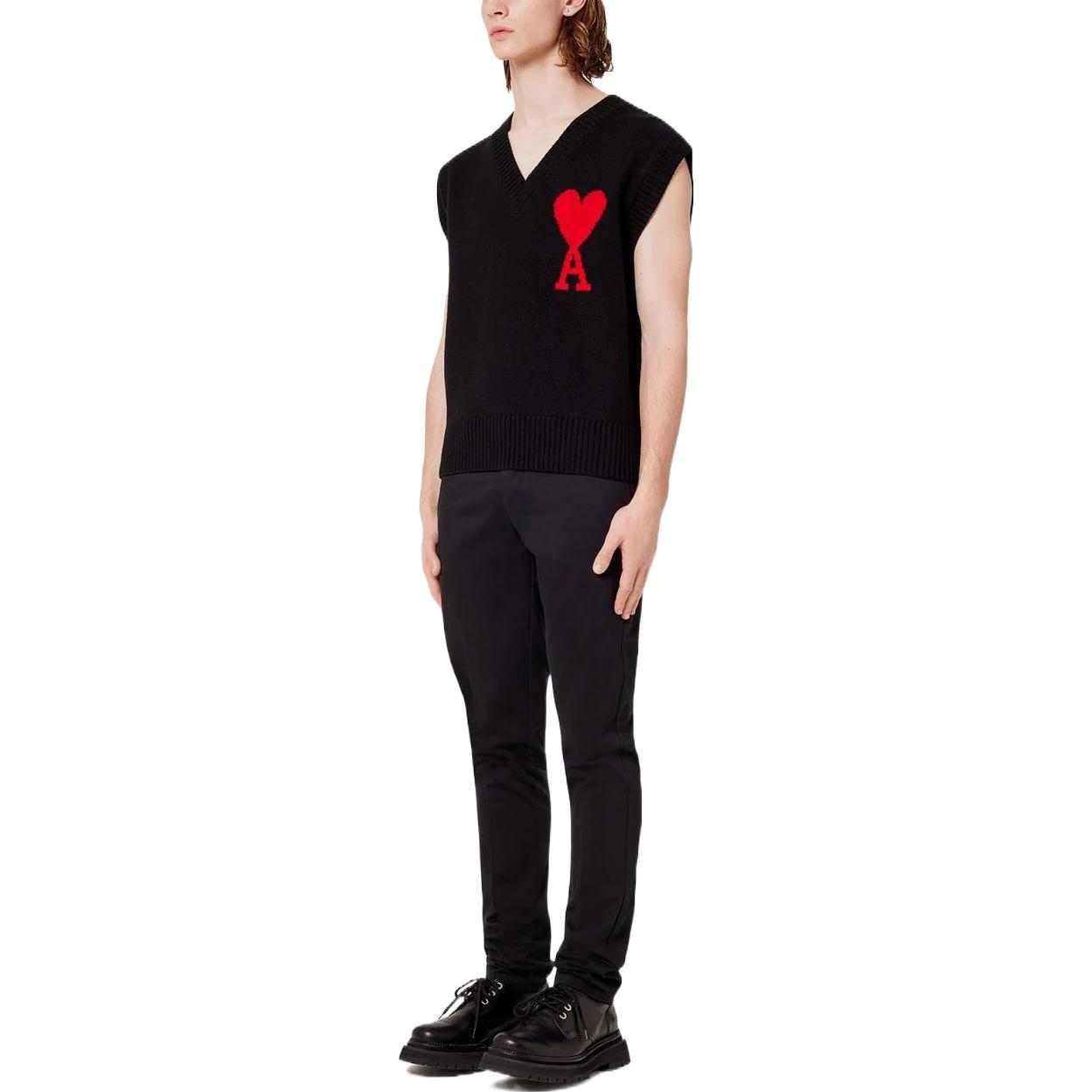 Lookbook Ami Paris AMIPARIS 秋冬22 黑色無袖V領背心紅心款 男女適用 UKS702018-009