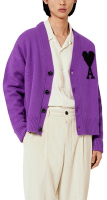 Ami Paris AMIPARIS 紫色心型Logo羊毛V領寬鬆毛衣 (FW22款) UKC002.018-501 Lookbook Ami Paris AMIPARIS 紫色心型Logo羊毛V領寬鬆毛衣 (FW22款) UKC002.018-501