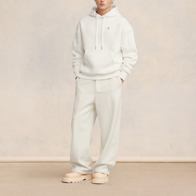 Ami Paris FW23 愛心棉質連帽衫 男女寬鬆版 米白色。 SPUSW217740-150 Lookbook Ami Paris FW23 愛心棉質連帽衫 男女寬鬆版 米白色。 SPUSW217740-150