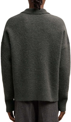 Ami Paris AMIPARIS FW24 心型設計針織Polo雲彩毛衣 中性款 深灰色. UPL325KN0032-061 Sizing Ami Paris AMIPARIS FW24 心型設計針織Polo雲彩毛衣 中性款 深灰色. UPL325KN0032-061