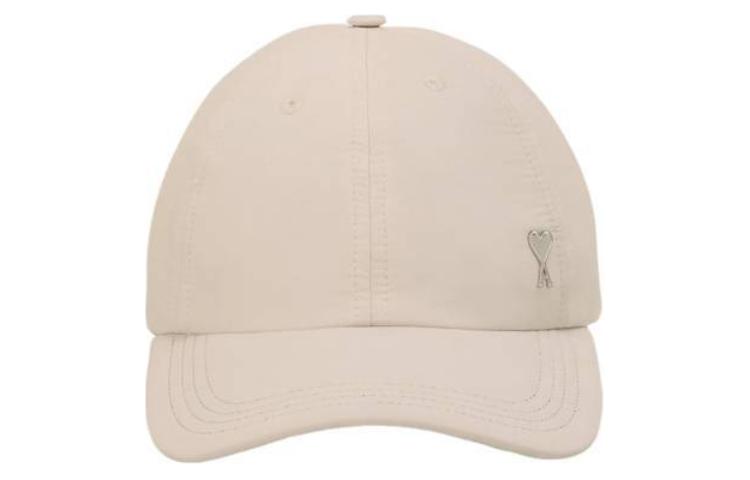 Lookbook Ami Paris AMIPARIS 標誌米色尼龍棒球帽 中性情侶款。 UCP009PA0009193