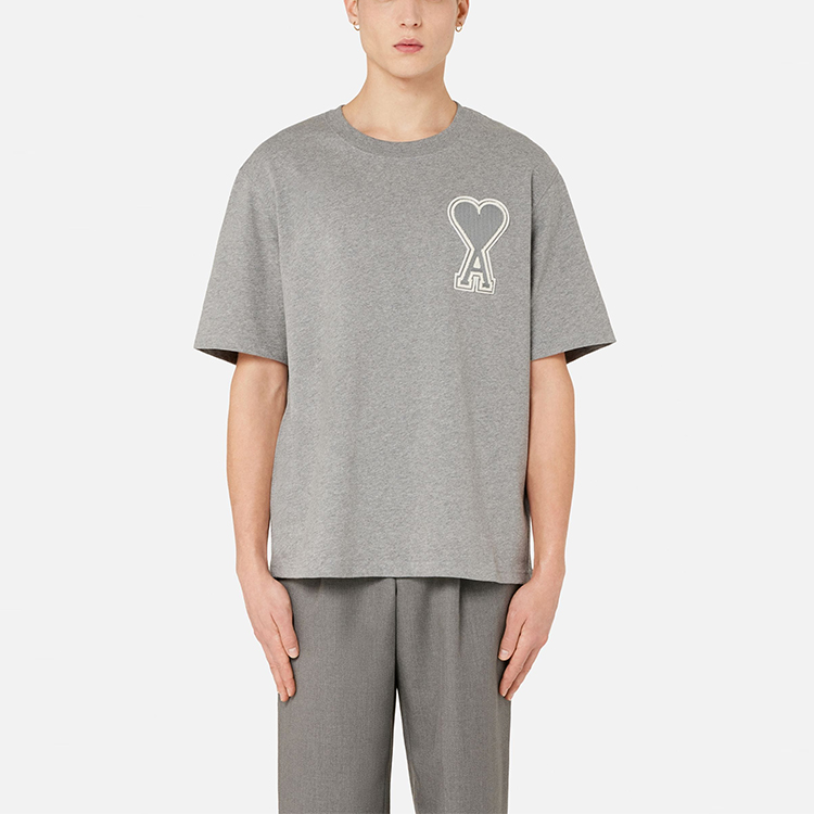 Lookbook Ami Paris AMIPARIS SS21 Grey Heart Logo Embroidered Crewneck Short Sleeve T-Shirt Men SPEE21HJ141726-055