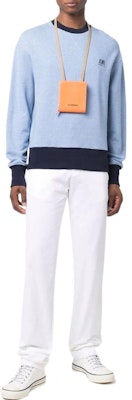 아미파리 AMIPARIS SS22 스몰 로고 자수 크루넥 스웻셔츠 블루. HSW007732-450 Lookbook 아미파리 AMIPARIS SS22 스몰 로고 자수 크루넥 스웻셔츠 블루. HSW007732-450