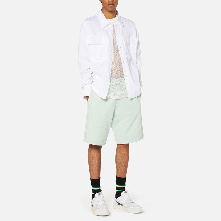 Lookbook Ami Paris AMIPARIS SS22 薄荷綠休閒短褲 寬鬆版 純色綁帶腰 HSO602-747441