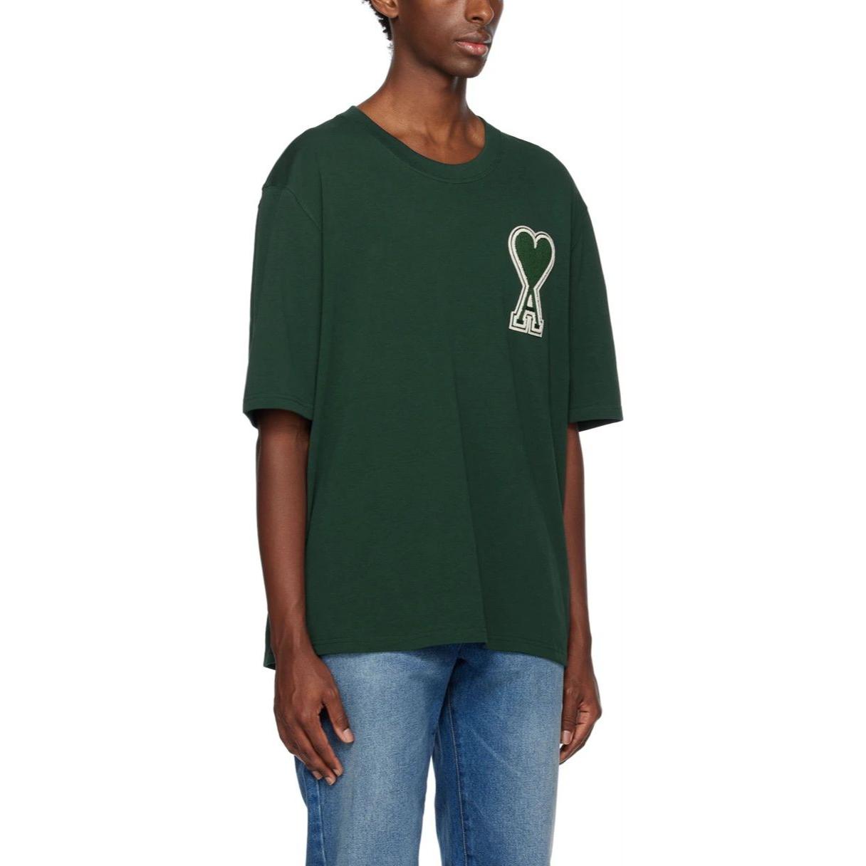 Shop Ami Paris SS23 Baju Crewneck Logo Hati Cetakan Hijau Gelap. UTS002726-306