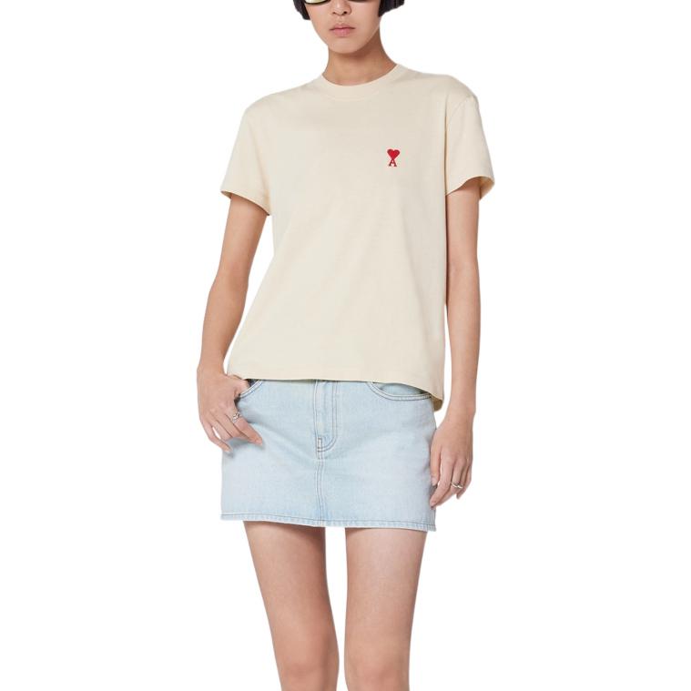 Lookbook AMI Paris AMIPARIS SS23 Baju-T Unisex Vanilla dengan Sulaman Logo. UTS001724-709