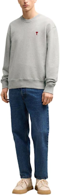 Ami Paris AMIPARIS SS24 男女同款灰色长袖圆领棉质卫衣。 BFUSW035730-GREY Lookbook Ami Paris AMIPARIS SS24 男女同款灰色长袖圆领棉质卫衣。 BFUSW035730-GREY