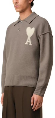 Ami Paris AMIPARIS SS25 Heart Pattern Wool Knit Polo Sweater Unisex Light Gray. UPL390KN0090-0957 Sizing Ami Paris AMIPARIS SS25 Heart Pattern Wool Knit Polo Sweater Unisex Light Gray. UPL390KN0090-0957