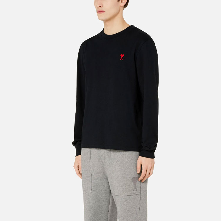 Lookbook AMI PARIS 黑色长袖T恤 红心刺绣 版型。 A21HJ005701-001