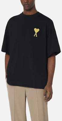 AMI Paris FW21 Capsule Golden Heart Logo Black Crewneck T-Shirt Mens. UTS017-701001 Lookbook AMI Paris FW21 Capsule Golden Heart Logo Black Crewneck T-Shirt Mens. UTS017-701001