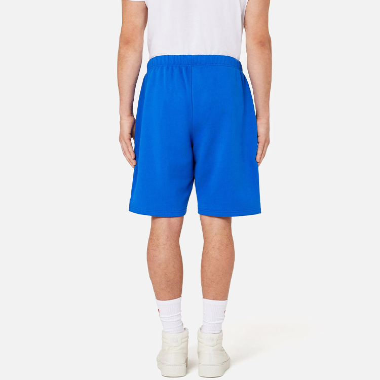 Shop AMI Paris FW21 ハートロゴチェーン刺繍ルーズフィットショーツ メンズネイビーブルー A21HJ328747-490