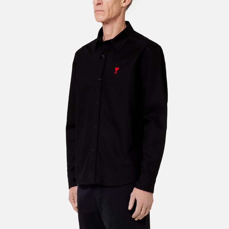 Lookbook アミ パリス FW22 ブラック 長袖シャツ ハートロゴ刺繍入り HSH114-660001
