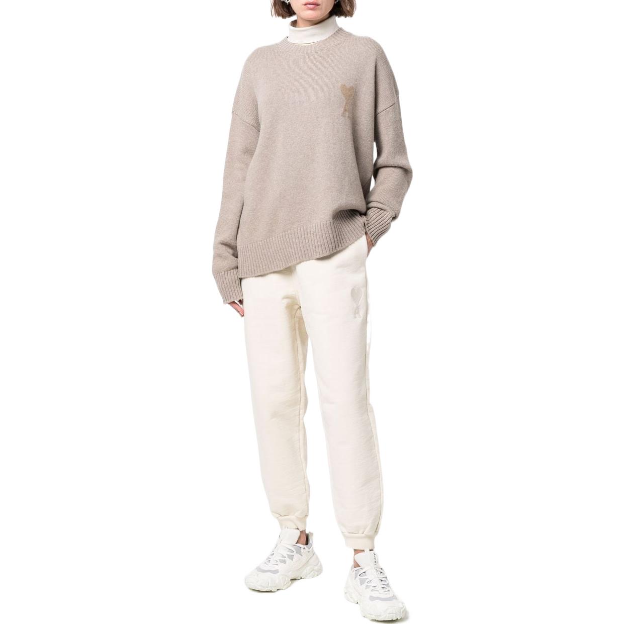 Lookbook 아미 파리 FW22 베이지 로고 자수 스트링 조거팬츠 남녀공용 커플 캐주얼. UTR202747-150