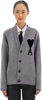 AMI PARIS 2022秋冬心形图案V领羊毛针织衫 男女同款 灰色 UKC002-018057 Cheap AMI PARIS 2022秋冬心形图案V领羊毛针织衫 男女同款 灰色 UKC002-018057