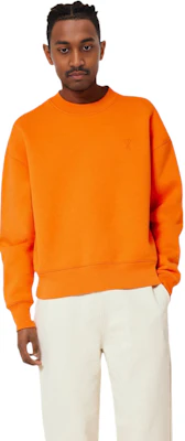 AMI PARIS FW22 Orange Logo Embroidered Crewneck Sweatshirt Fall Edition USW012740-800 Lookbook AMI PARIS FW22 Orange Logo Embroidered Crewneck Sweatshirt Fall Edition USW012740-800