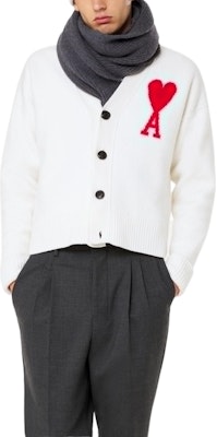 AMI PARIS FW22 紅心標誌象牙白V領寬鬆羊毛毛衣 BFUKC002-018154 Lookbook AMI PARIS FW22 紅心標誌象牙白V領寬鬆羊毛毛衣 BFUKC002-018154