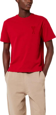 아미 파리 FW22 유니섹스 하트 로고 자수 레드 티셔츠. UTS002726-600 Purchase 아미 파리 FW22 유니섹스 하트 로고 자수 레드 티셔츠. UTS002726-600