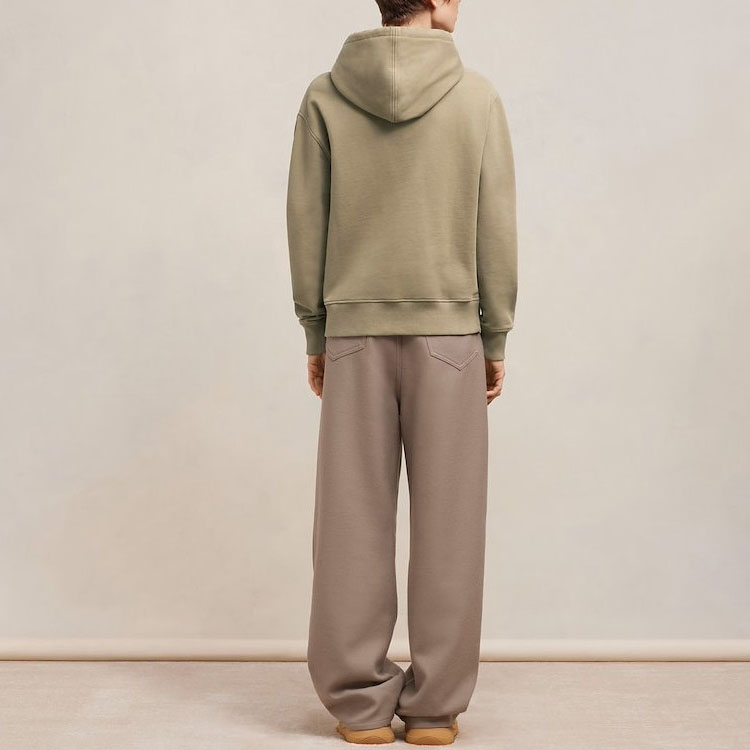 Shop AMI Paris FW23 愛心刺繡連帽衫 中性 灰米色套頭衛衣 USW203730-281