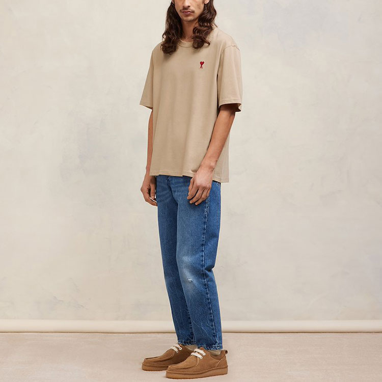 Purchase AMI Paris FW23 Baju T-Shirt Oversized Beige Logo Hati Sulam Unisex. UTS005726265