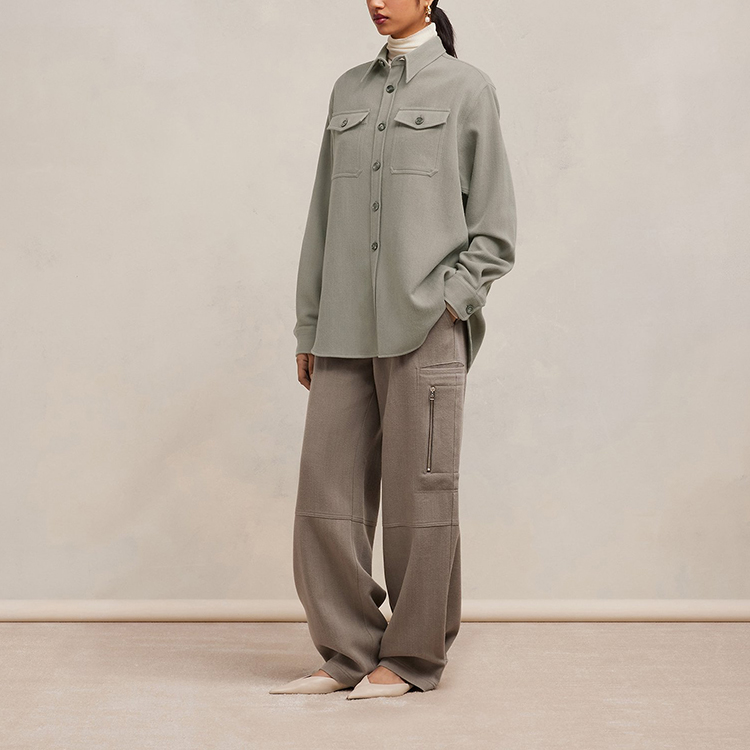 Purchase AMI Paris FW23 Camisa Chaqueta Unisex de Manga Larga con Bolsillo Frontal. UJK224WV0030281