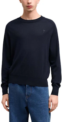 アミ パリ FW24 ハート刺繍入りラグランセーター ネイビーブルー メンズウェア HKS041KN0039-430 Shop アミ パリ FW24 ハート刺繍入りラグランセーター ネイビーブルー メンズウェア HKS041KN0039-430