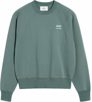 AMI PARIS FW24 Unisex Green Crewneck Sweatshirt with Logo Pattern USW024747-GREEN AMI PARIS FW24 Unisex Green Crewneck Sweatshirt with Logo Pattern USW024747-GREEN