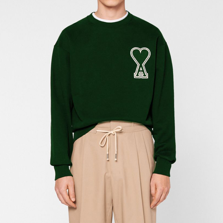 Lookbook AMI PARIS 綠色心形Logo長袖大學T 經典款式. A20HJ037-747