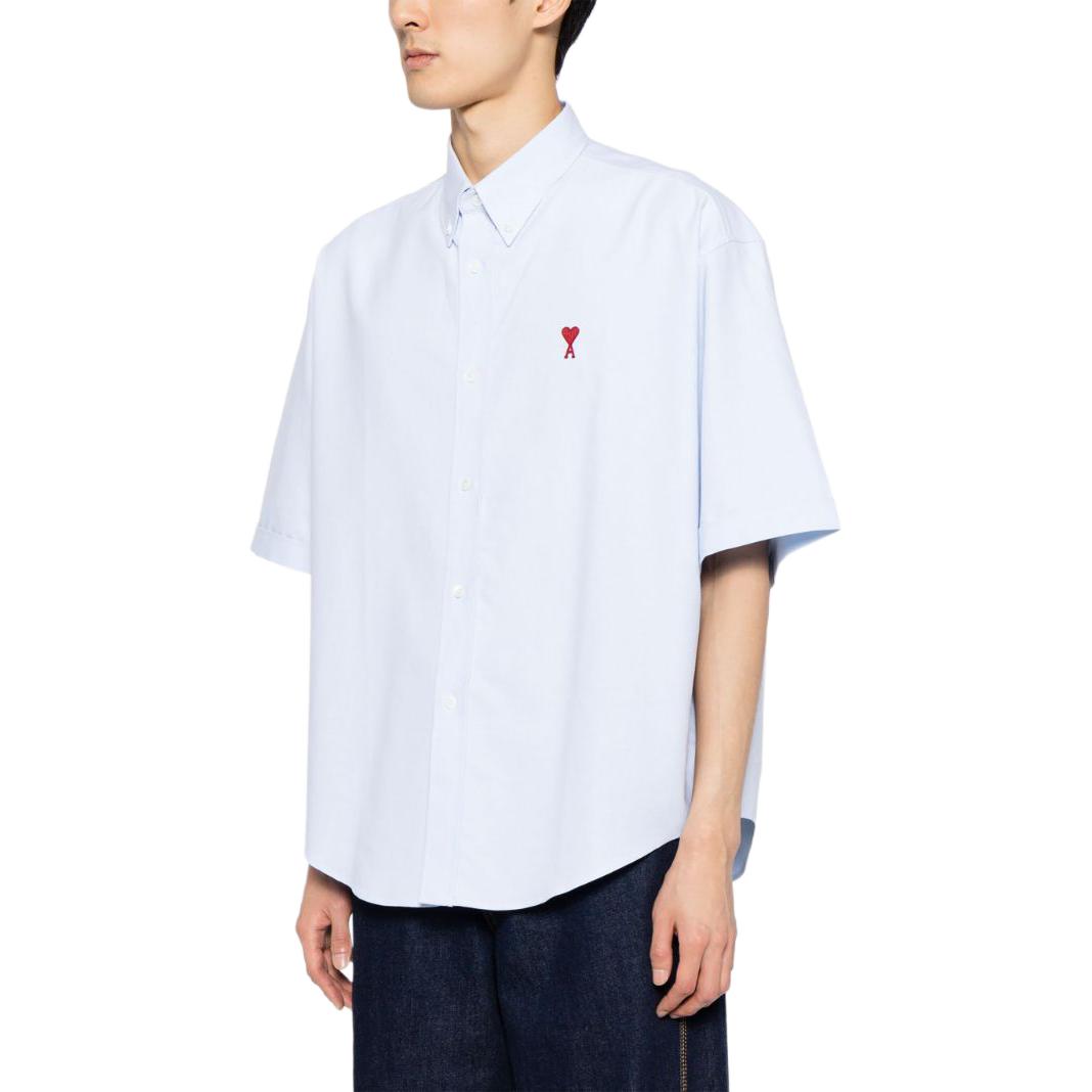 Purchase Camisa Unisex Manga Corta Azul AMI Paris con Corazón Bordado. H23HSH230CO0031