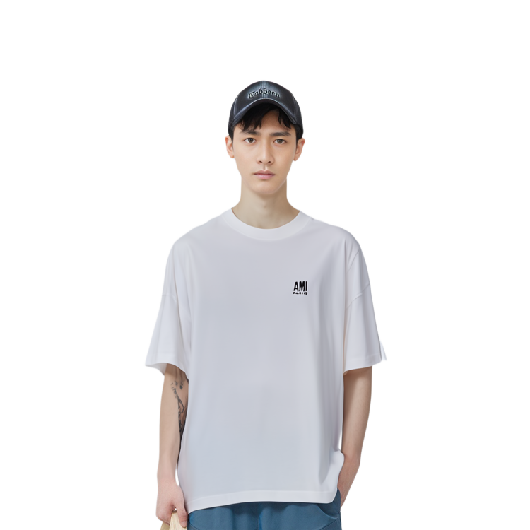 Lookbook AMI Paris Kemeja-T Leher Bulat Oversaiz Sulam Putih Lelaki. H21HJ101-726100