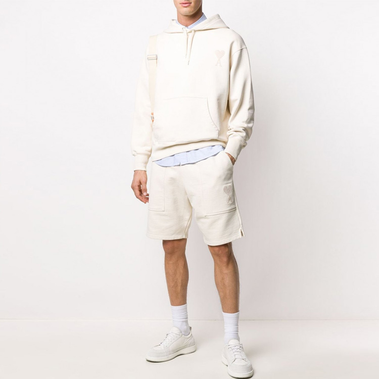 Lookbook AMI PARIS SS21 米白色短褲 心型刺繡標誌 E21HJ328747-150