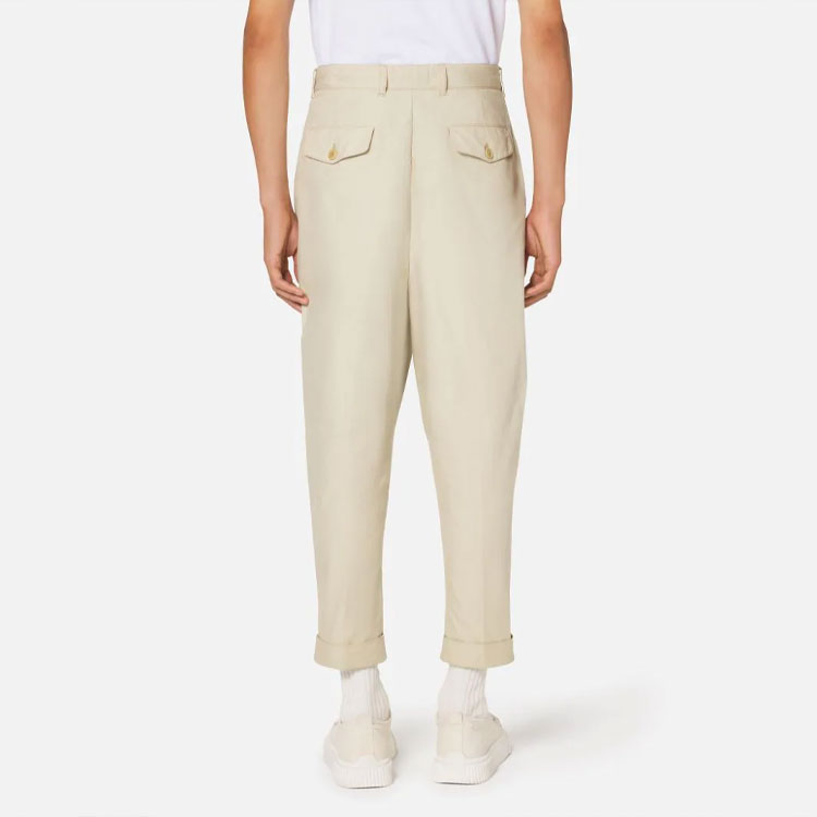 Shop Pantalones Casuales Cónicos con Cremallera AMI PARIS SS22 Color Caqui HTR101-220250