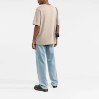 Shop AMI PARIS SS22 焦糖色愛心刺繡標誌男女款圓領T恤。 UTS002726-267