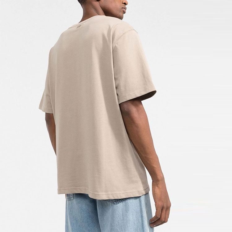 Purchase AMI PARIS SS22 Baju-T Uniseks Caramel Logo Hati Bersulam. UTS002726-267