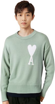 AMI Paris SS22 綠色愛心Logo情侶款圓領毛衣 男女適穿款式 UKS003016-444 Shop AMI Paris SS22 綠色愛心Logo情侶款圓領毛衣 男女適穿款式 UKS003016-444