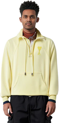 아미 파리 SS22 로고 하트 디자인 옐로우 하프집 풀오버 후디. USW502-747703 Shop 아미 파리 SS22 로고 하트 디자인 옐로우 하프집 풀오버 후디. USW502-747703
