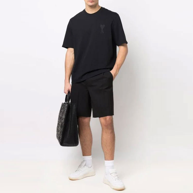 Details for AMI PARIS SS22 Baju Hitam Unisex Logo Hati Sulam Lengan Pendek. UTS002726-001