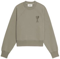 AMI Paris SS22 Heart Logo Embroidered Unisex Brown Pullover Sweatshirt. USW002747-267 AMI Paris SS22 Heart Logo Embroidered Unisex Brown Pullover Sweatshirt. USW002747-267
