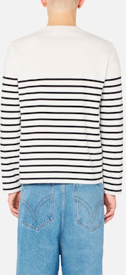 AMI Paris SS22 心形标志条纹长袖针织衫 黑白 男款。 UTS300072-101 Shop AMI Paris SS22 心形标志条纹长袖针织衫 黑白 男款。 UTS300072-101