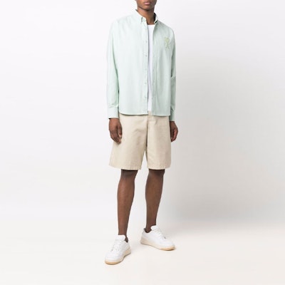 AMI Paris SS22 愛心Logo薄荷綠長袖襯衫 男女皆宜 HSH124480-441 Lookbook AMI Paris SS22 愛心Logo薄荷綠長袖襯衫 男女皆宜 HSH124480-441