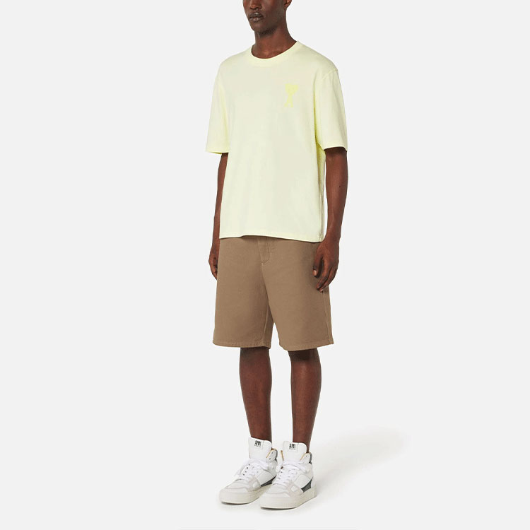 Shop AMI PARIS SS22 Baju Krew Leher dengan Logo Hati Pastel Sulam Kuning Krim UTS002726-703